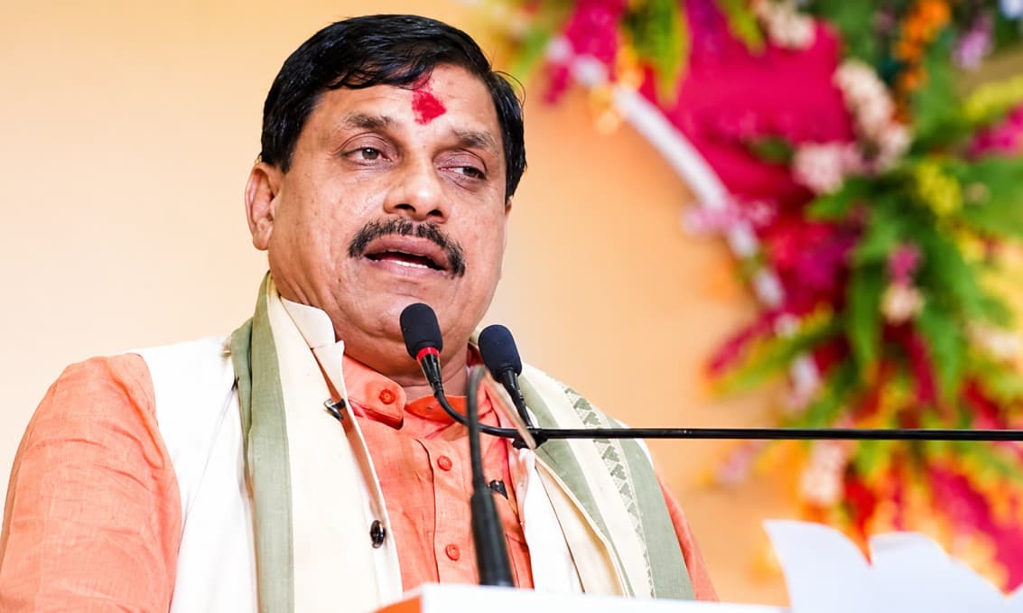 CM मोहन सरकार का बड़ा सियासी दांव: कर्मचारियों का दिल जीतने के लिए हर साल प्रमोशन का ऐलान