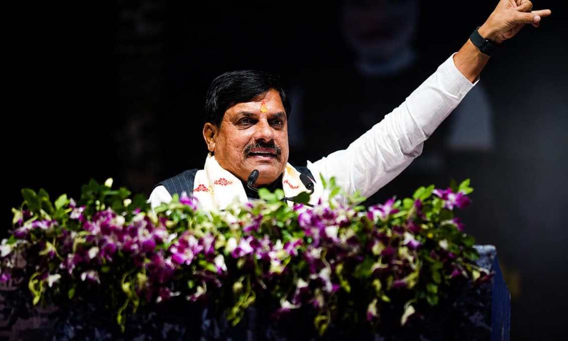 मोहन सरकार का बड़ा सियासी दांव: कर्मचारियों का दिल जीतने के लिए हर साल प्रमोशन का किया ऐलान