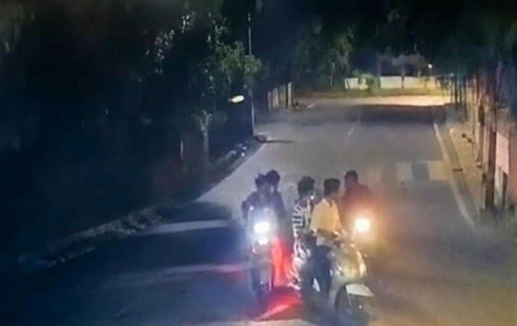 जबलपुर में बदमाशों के हौसले बुलंद! हाईकोर्ट चीफ जस्टिस के बंगले के पास लूट की कोशिश, CCTV से तलाश जारी
