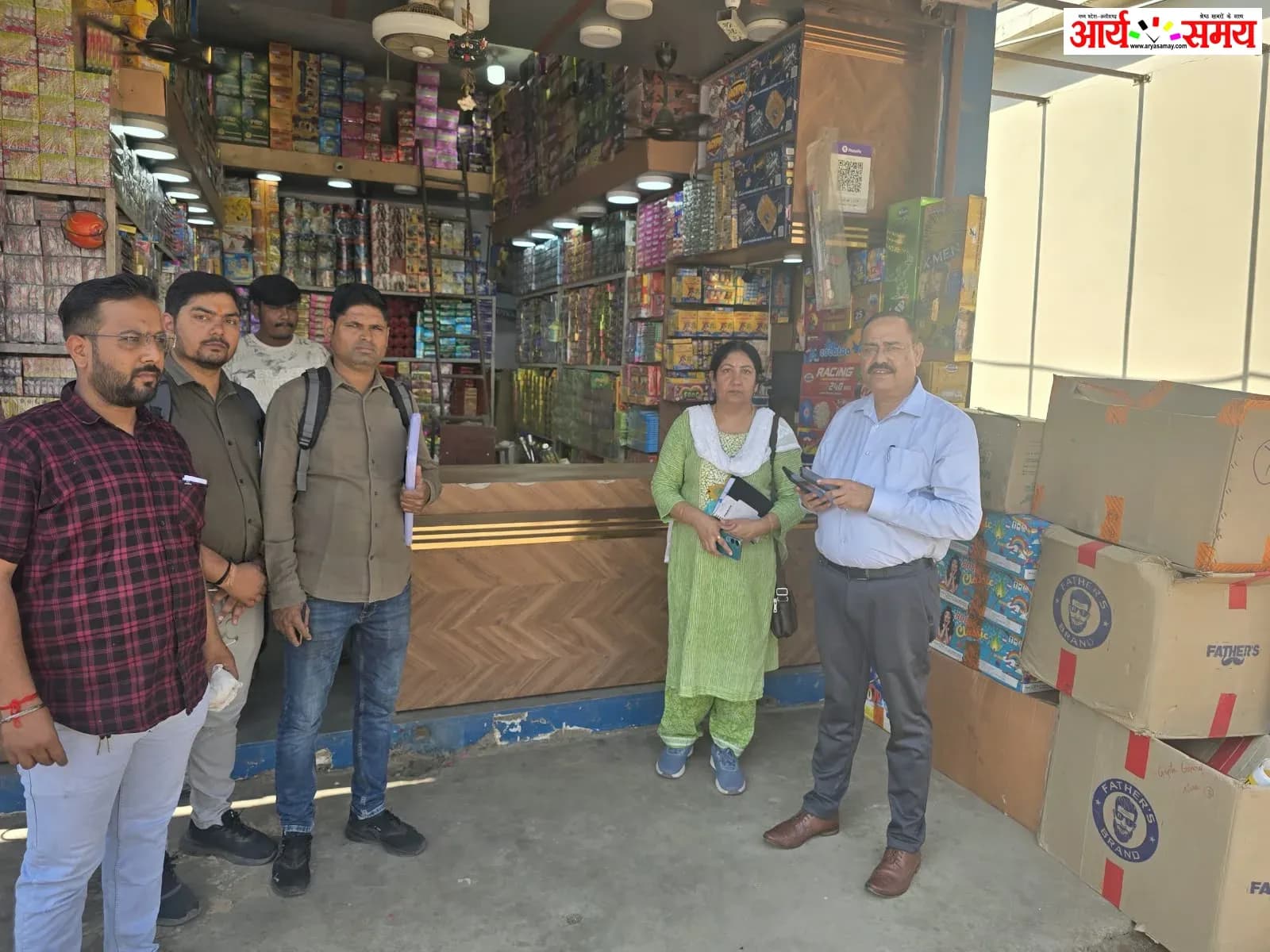 जबलपुर में प्रशासन की बड़ी कार्रवाई! 28 पटाखा दुकानें की सील; नहीं मिले फायर NOC, लाइसेंस निरस्त