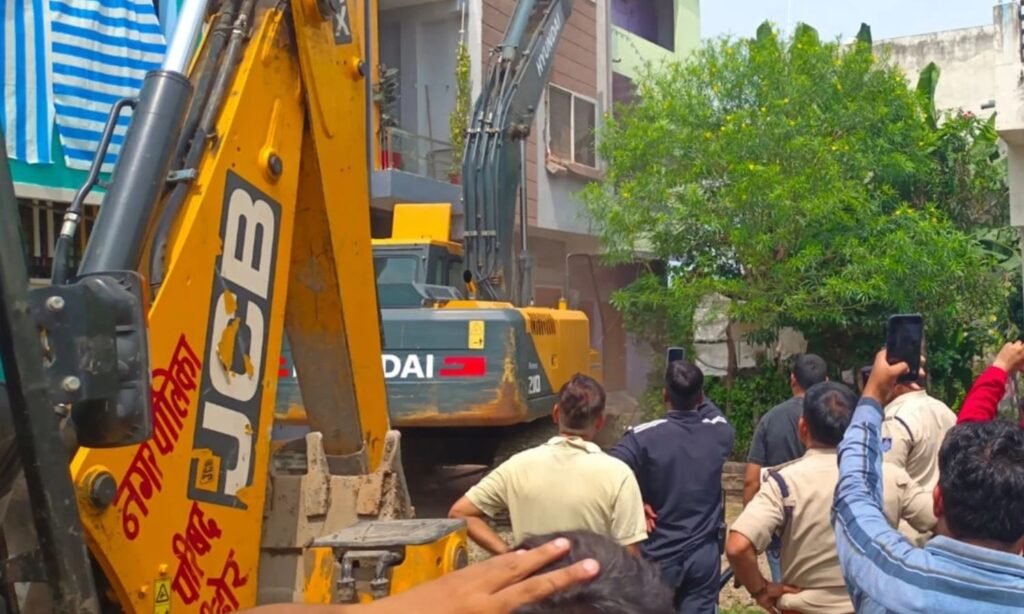 Bulldozer action in Sehor