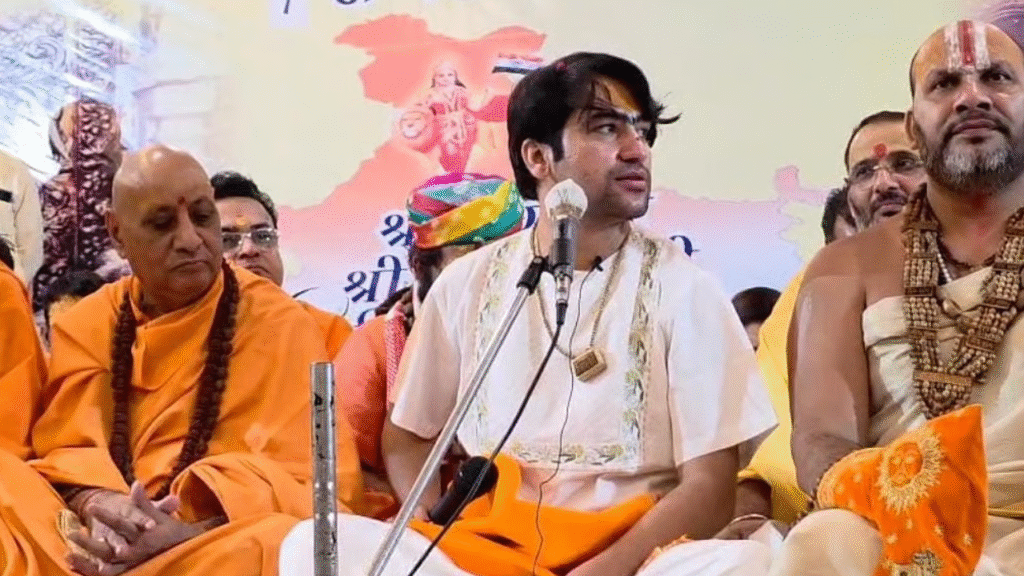 MP News : '...ब्रज में टोपी वाले नजर आएंगे', धीरेंद्र शास्त्री ने दिता विवादित बयान