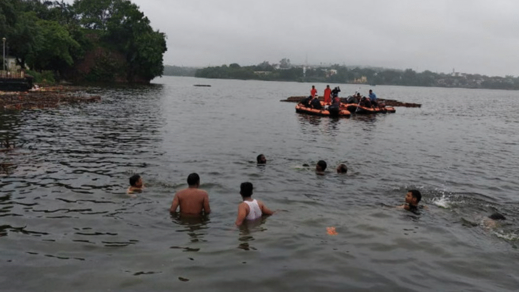 गणेश प्रतिमाओं के विसर्जन के बाद जलाशयों में भारी धातु ; MPPCB Report में खुलासा