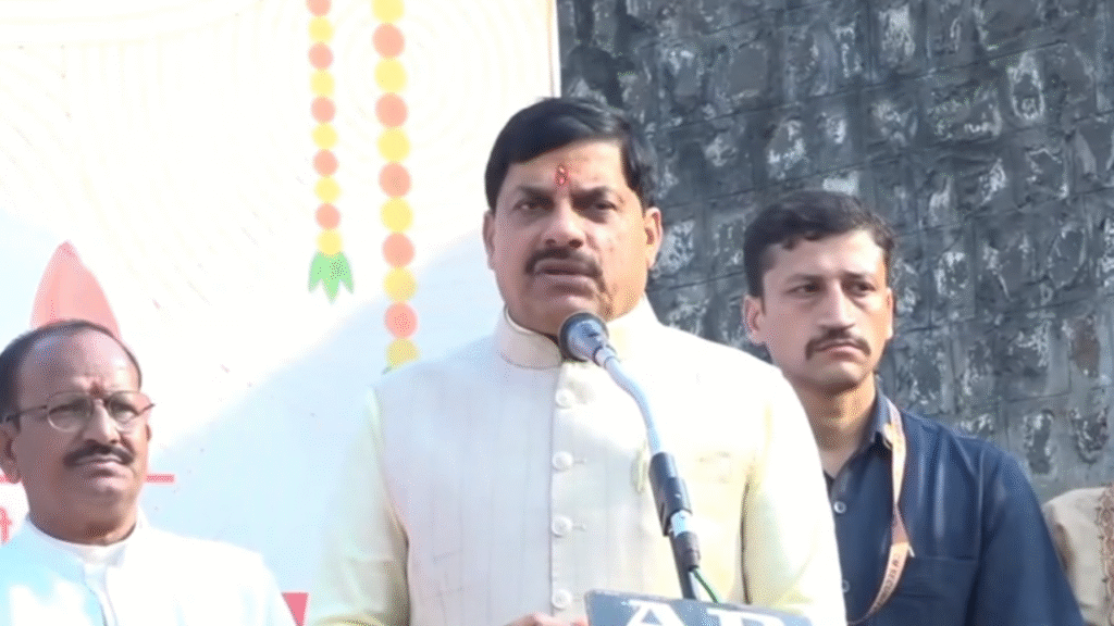 तिलकेश्वर गौशाला मुख्यमंत्री यादव ने की Govardhan Puja