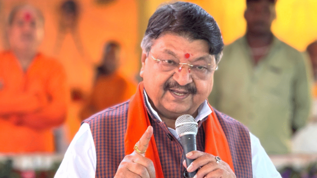 अवैध कॉलोनियों पर सख्त मंत्री कैलाश विजयवर्गीय