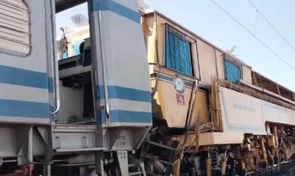 MP News : हिंगोरिया फाटक पर दो रेल इंजनों की टक्कर, 4 कर्मचारी घायल