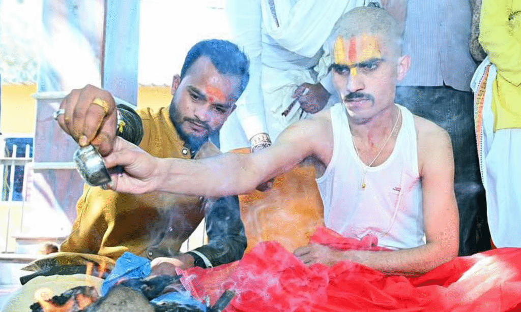 Bhopal News : जबरन धर्म परिवर्तन का आरोप लगाने के बाद युवक की घर वापसी