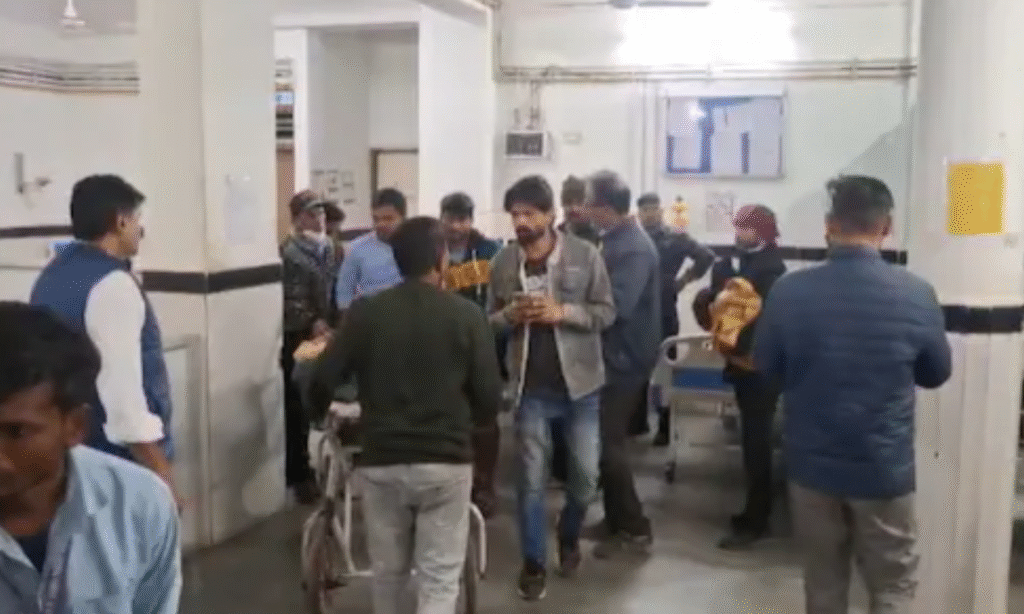 MP News : खजुराहो गौतम रिजॉर्ट में आलू-गोभी खाकर 3 कर्मचारियों की मौत, 5 गंभीर